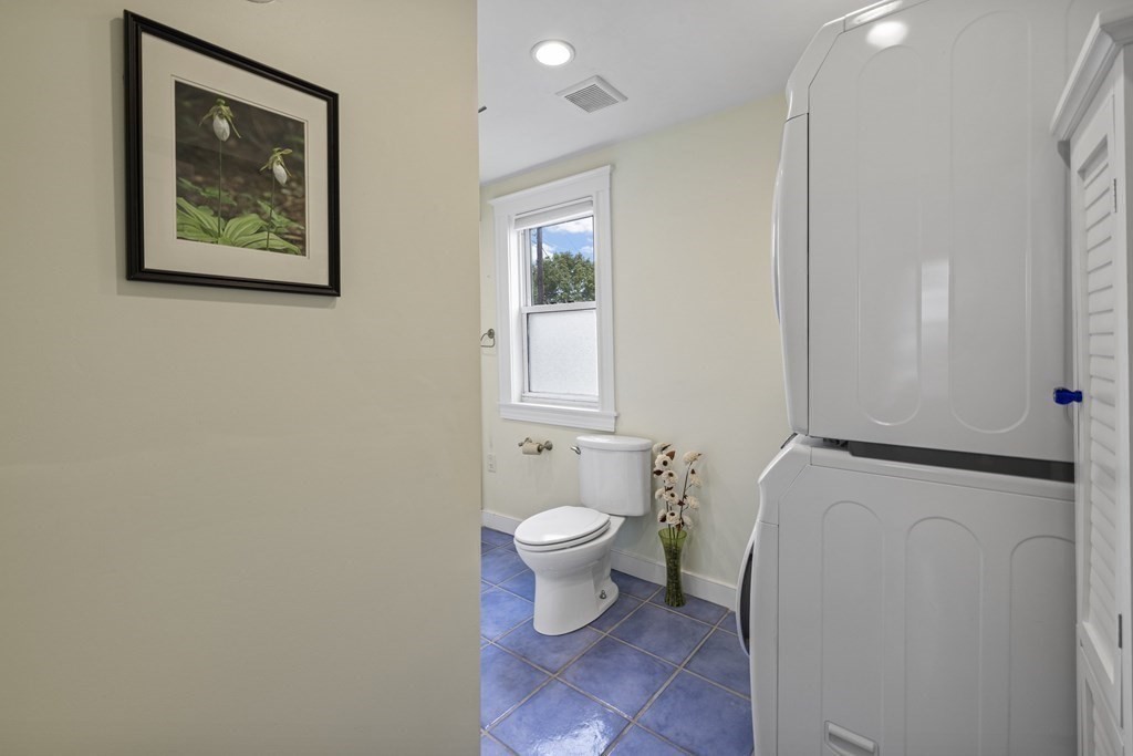 8 Thompson Street Boston, MA 02136 - Photo 14 of 35 Gallery Image 14