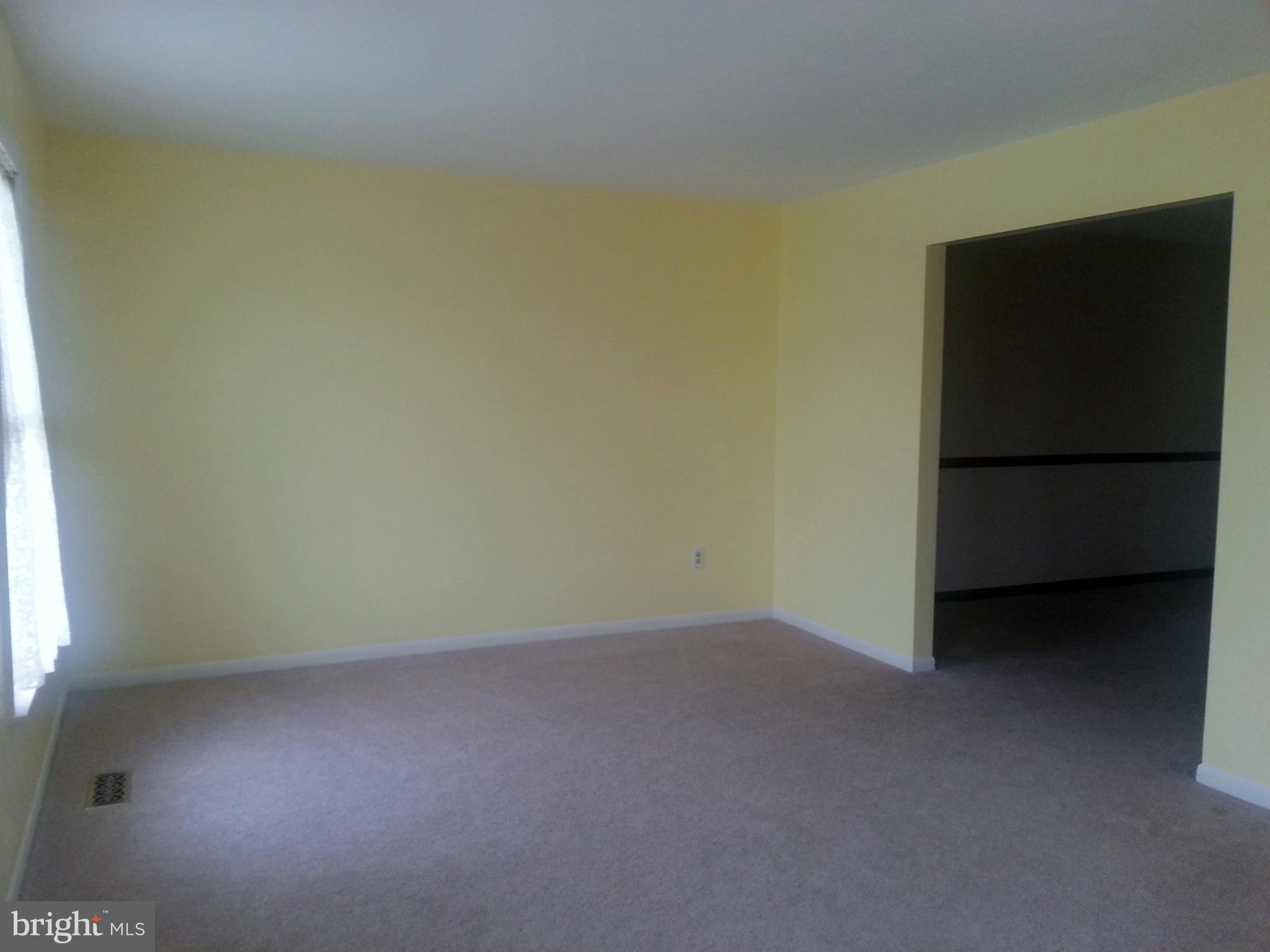 9337 Ramblebrook Road Nottingham, MD 21236 - Photo 7 of 24 Living Room