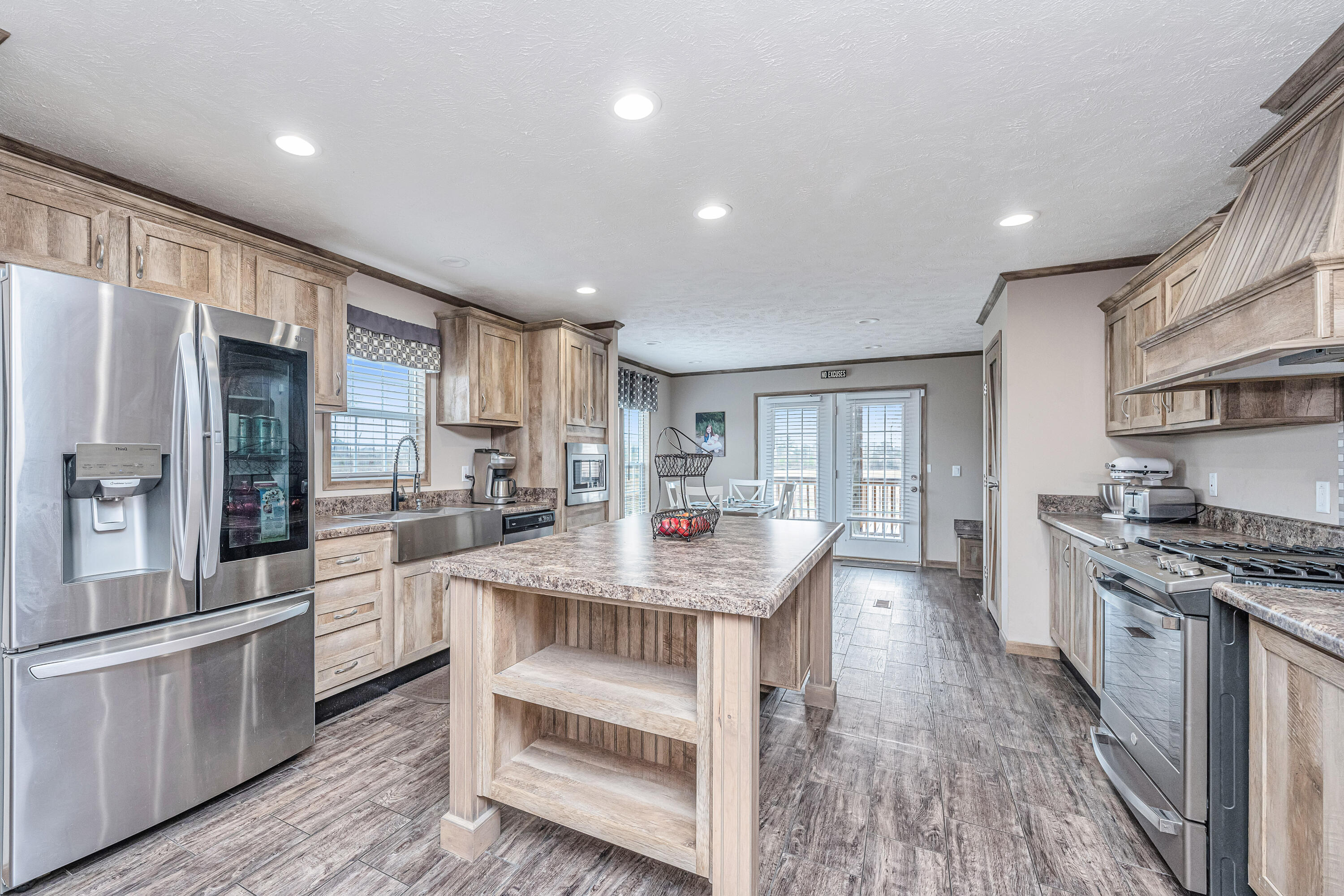 868 State Rd S-38-174 Holly Hill, SC 29059 - Photo 7 of 51 868CoachRd07