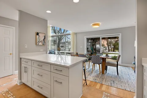 $900,000 | 5133 Carol Street, Skokie, IL 60077