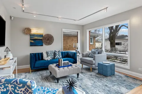 $900,000 | 5133 Carol Street, Skokie, IL 60077