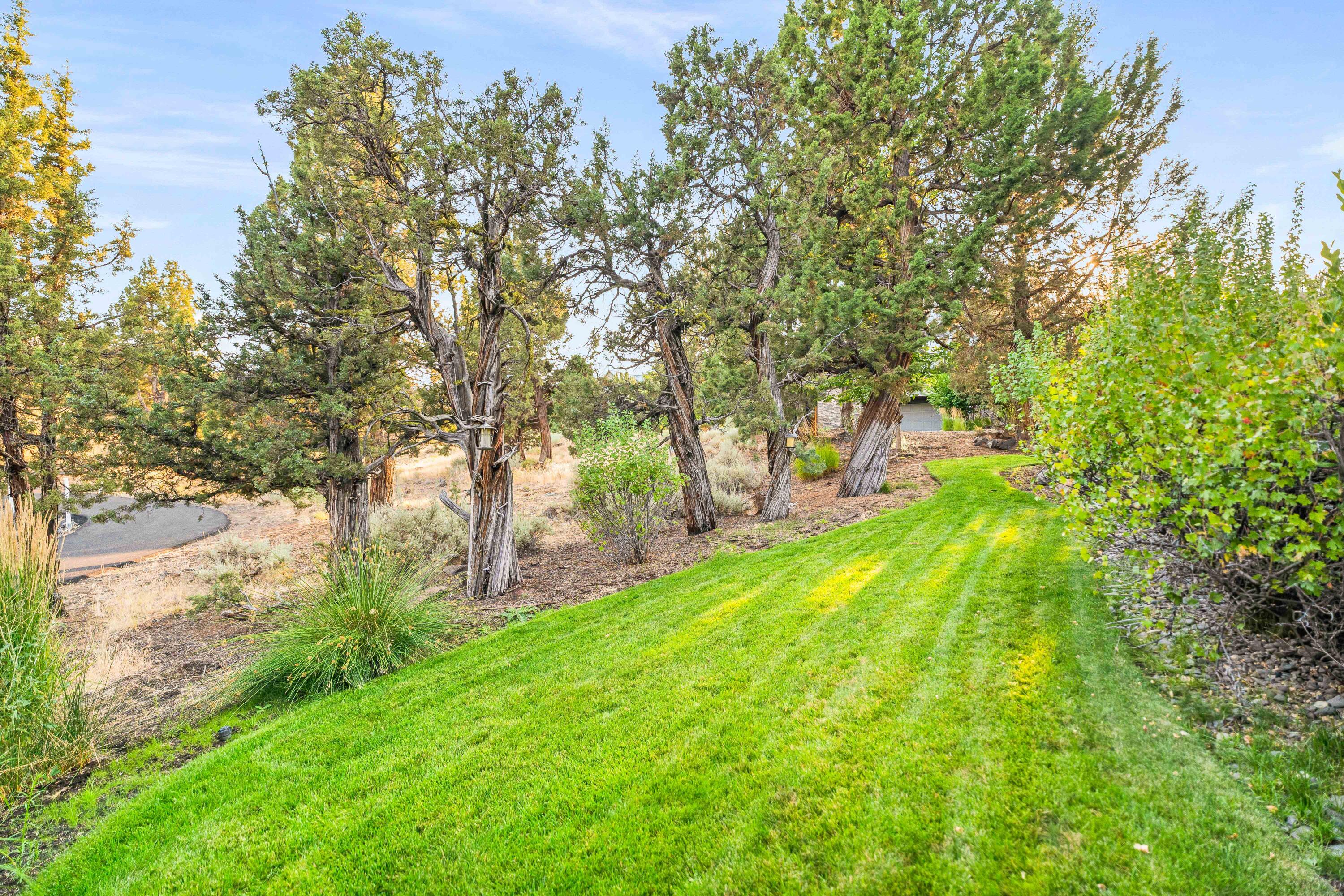 625 Parks Loop Redmond, OR 97756 - Photo 6 of 56 10-Exterior