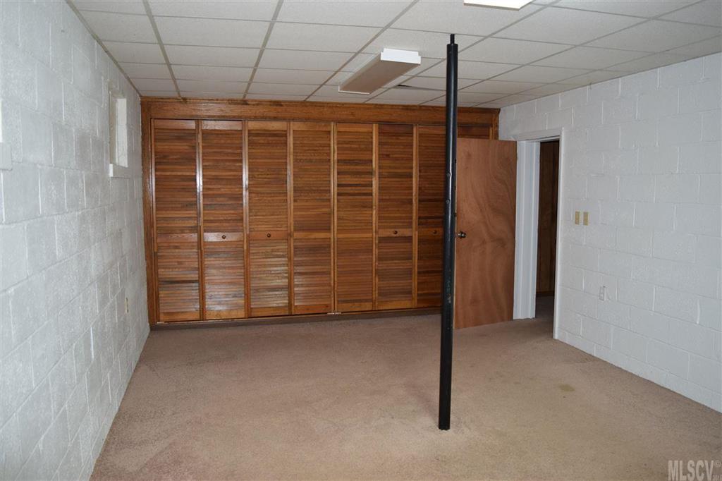 4098 Springs Road Conover, NC 28613 - Photo 4 of 22 Gallery Image 4