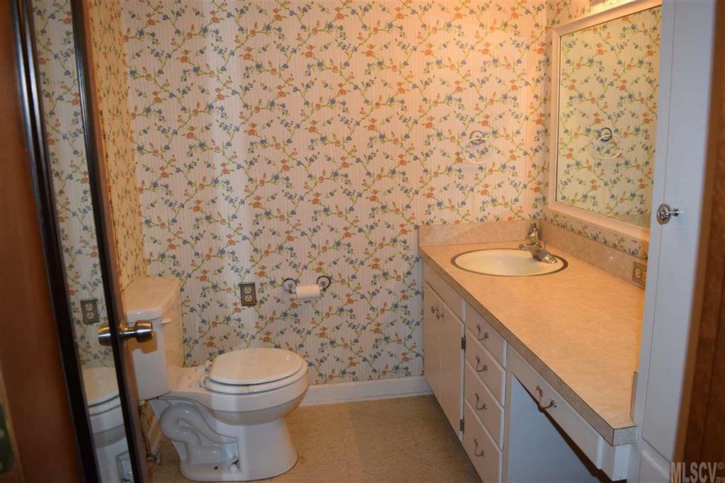 4098 Springs Road Conover, NC 28613 - Photo 8 of 22 Gallery Image 8