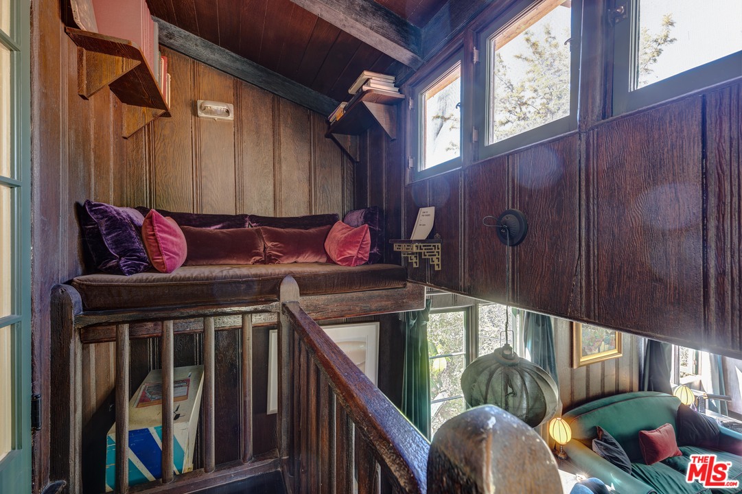 6740 Milner Road Los Angeles, CA 90068 - Photo 17 of 34