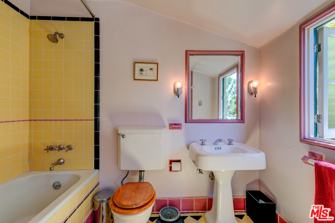 6740 Milner Road Los Angeles, CA 90068 - Photo 21 of 34 a bathroom with a sink toilet and shower