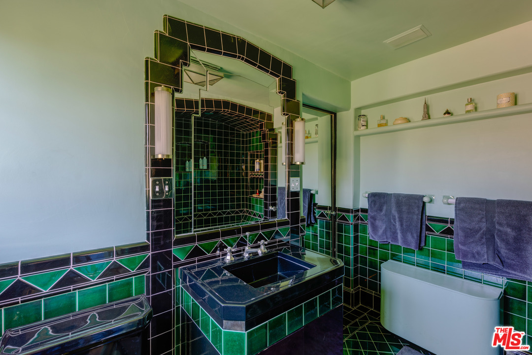 6740 Milner Road Los Angeles, CA 90068 - Photo 26 of 34