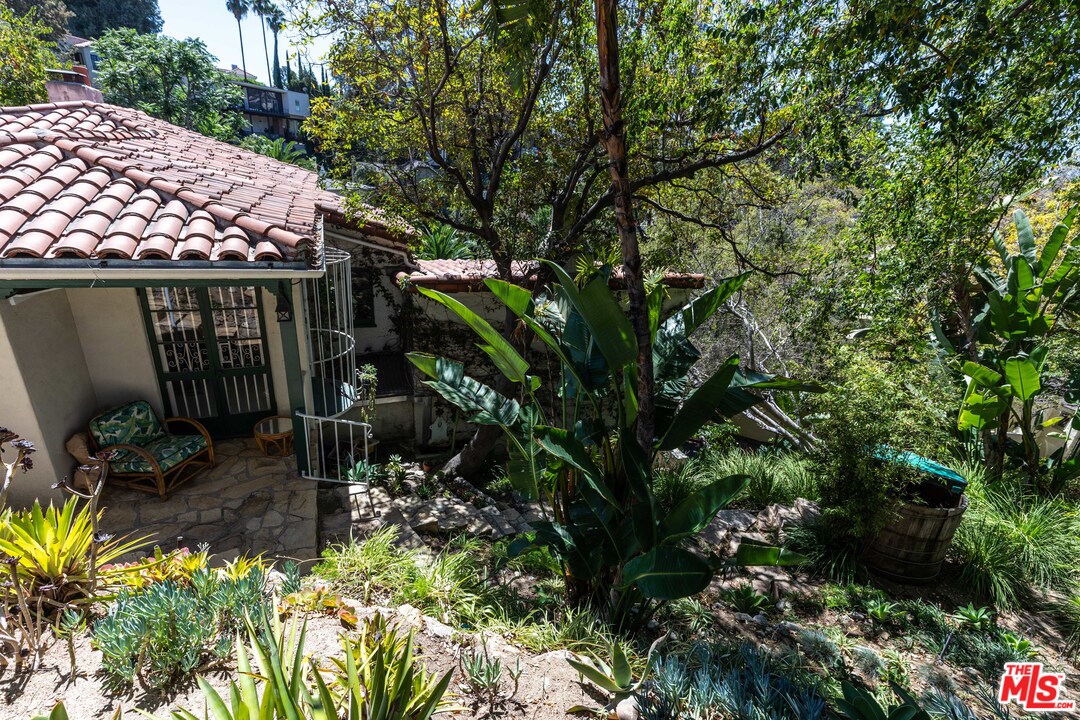6740 Milner Road Los Angeles, CA 90068 - Photo 34 of 34 a view of outdoor space and yard