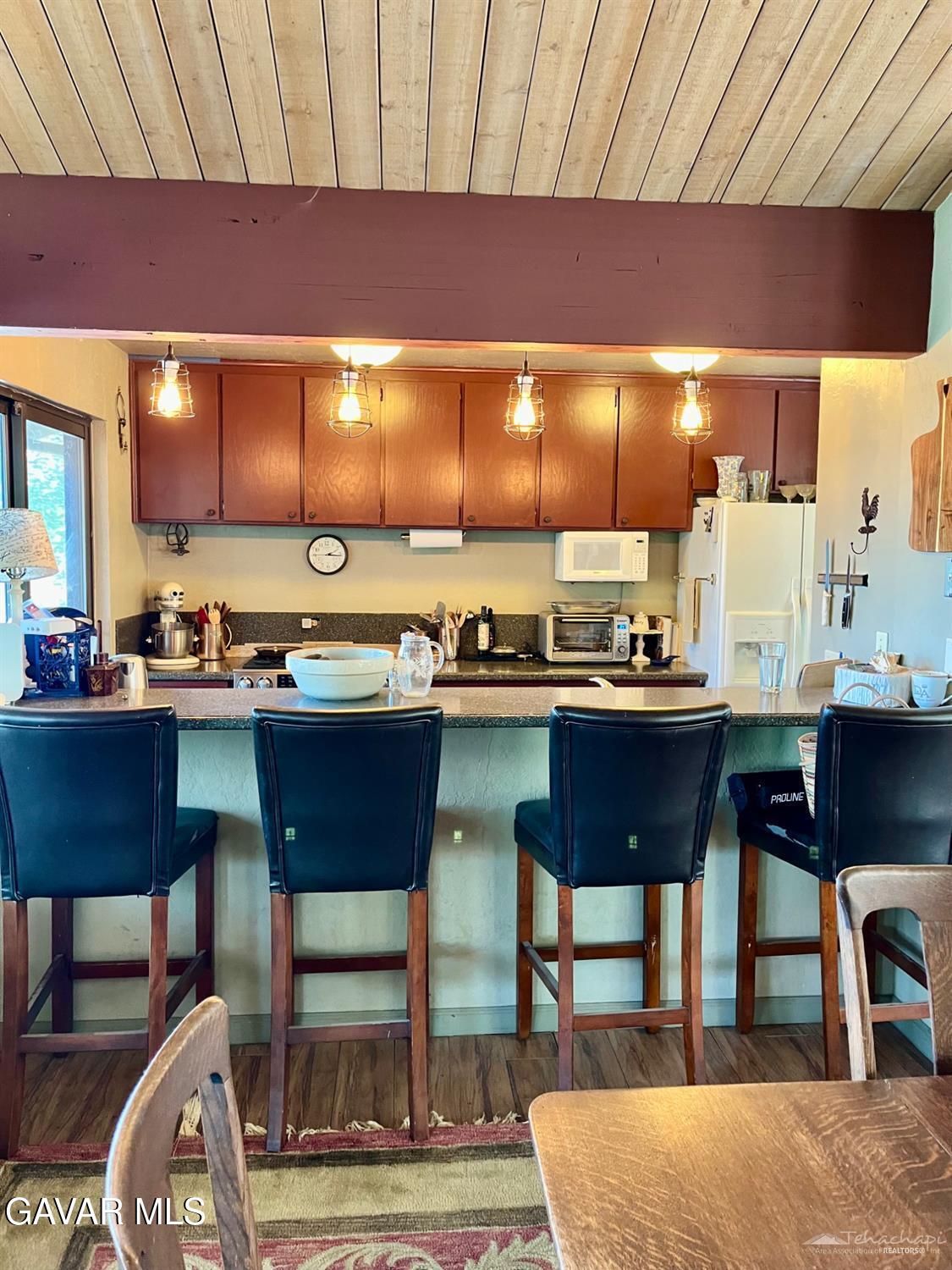 29901 Skyline Drive Tehachapi, CA 93561 - Photo 7 of 45 sky bar lit 1