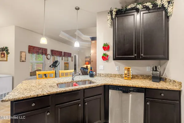 $350,000 | 63 North Founders Way, Hattiesburg, MS 39401