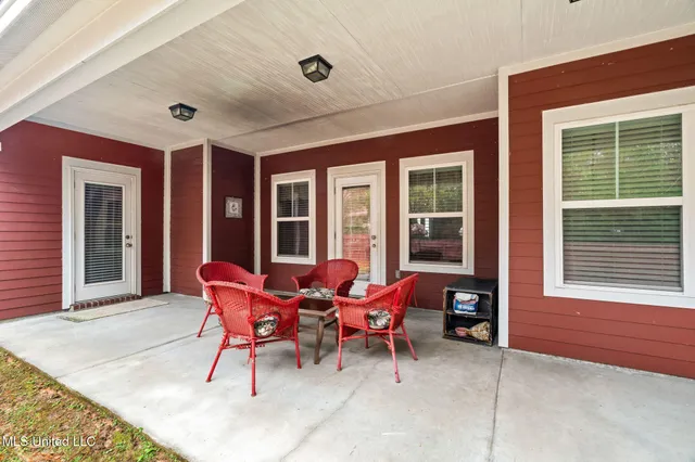 $350,000 | 63 North Founders Way, Hattiesburg, MS 39401