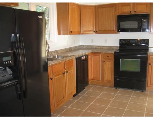 931 Monaca Road Monaca, PA 15061 - Photo 4 of 17 Kitchen.