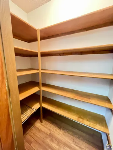 $275,000 | 3572 Southwest Willow Brook Drive, Topeka, KS 66614