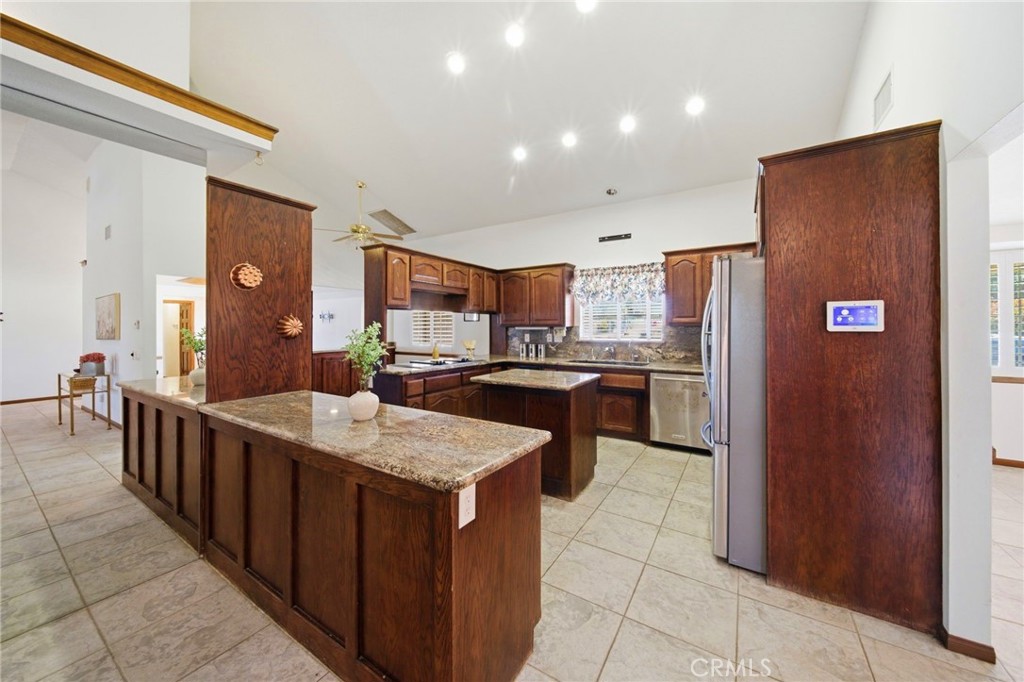19670 Tonkawan Road Apple Valley, CA 92307 - Photo 16 of 70