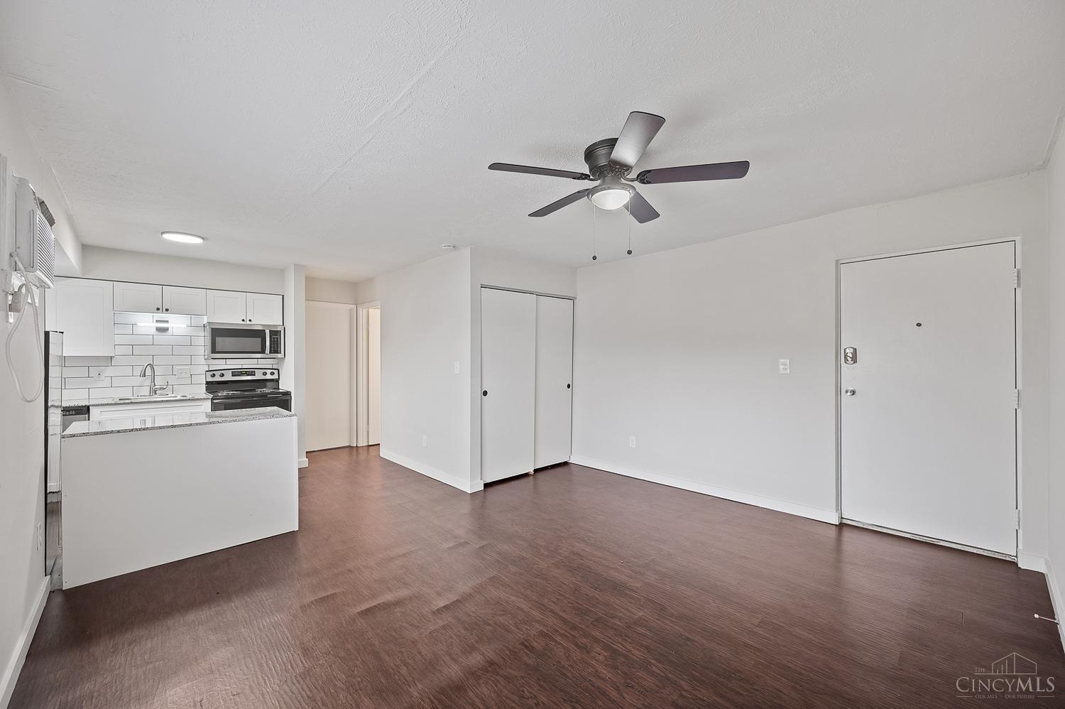6449 Montgomery Road, Unit 14 Cincinnati, OH 45213 - Photo 3 of 20