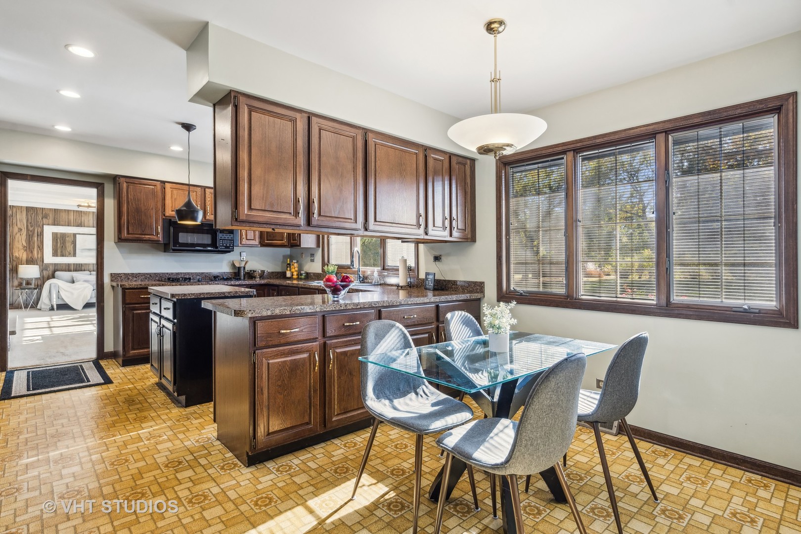 29W221 Smith Road West Chicago, IL 60185 - Photo 14 of 38 Gallery Image 14