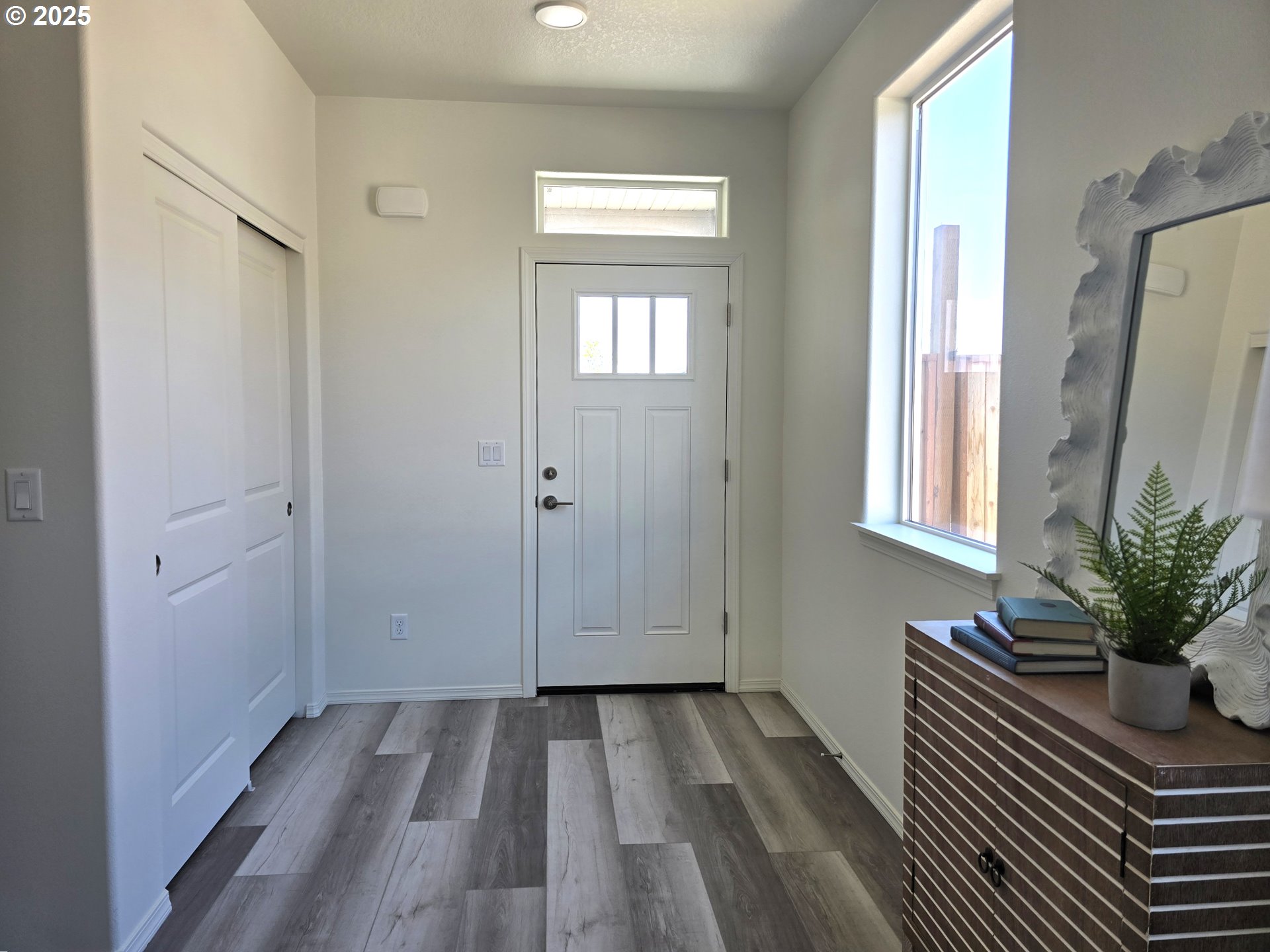 5243 Nopal Street Florence, OR 97439 - Photo 3 of 18 Gallery Image 3