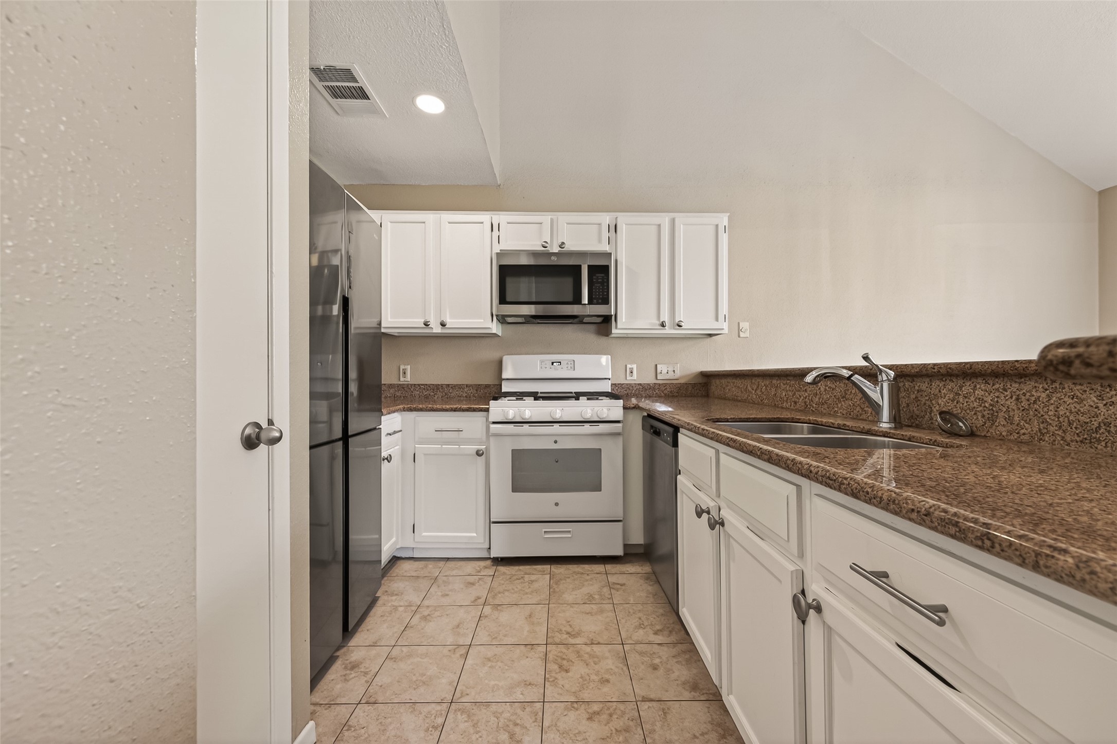 4503 Ranger Run Sugar Land, TX 77479 - Photo 11 of 25