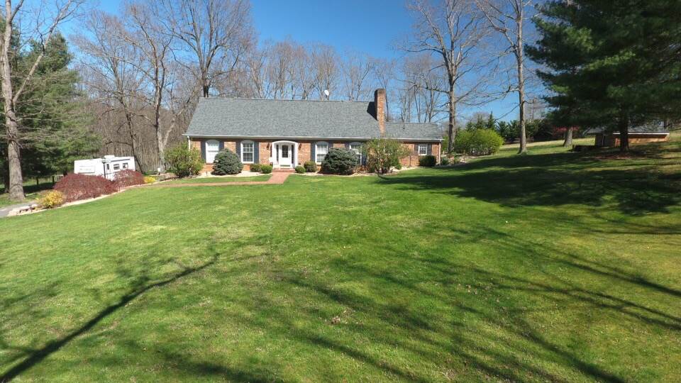 582 Walnut Hills Road Staunton, VA 24401 - Photo 3 of 48 Gallery Image 3
