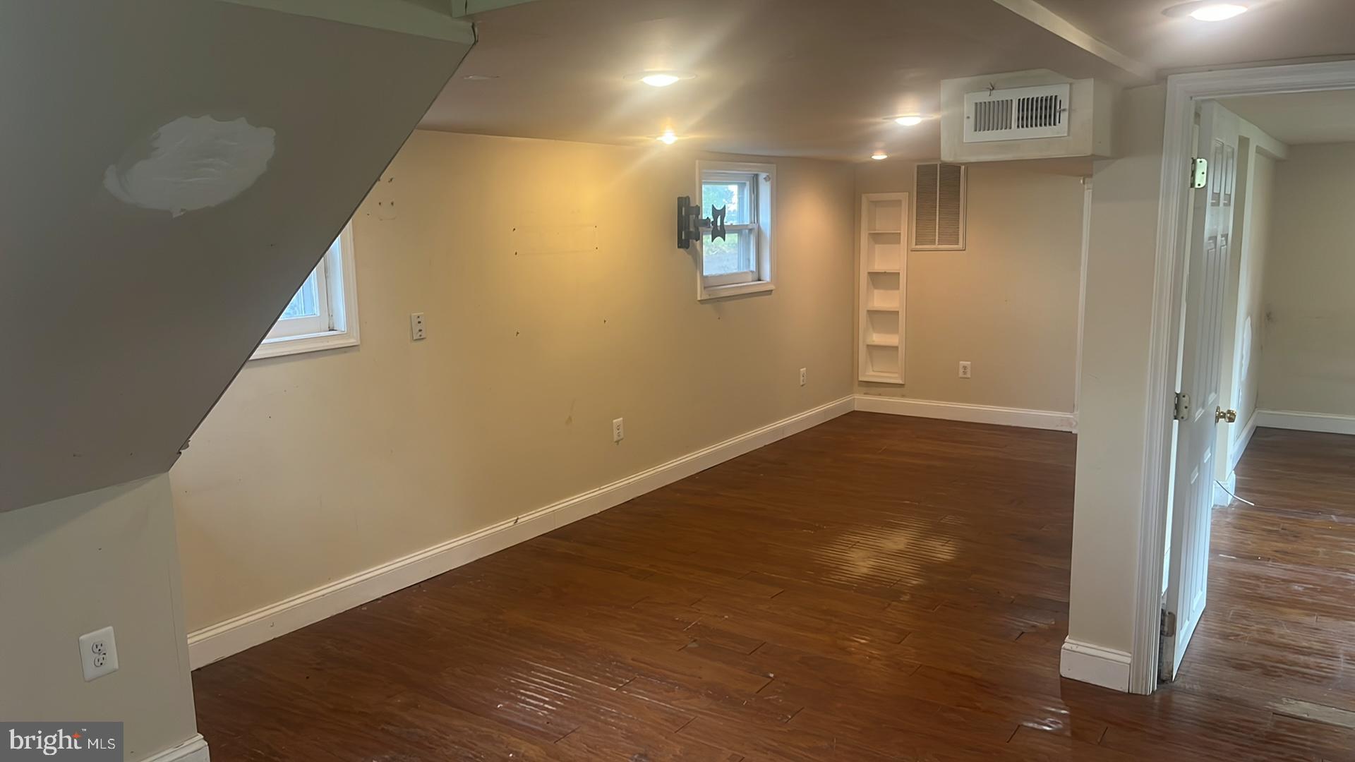 1704 Twickenham Road Pasadena, MD 21122 - Photo 12 of 19 Spacious room with natural light and charm.