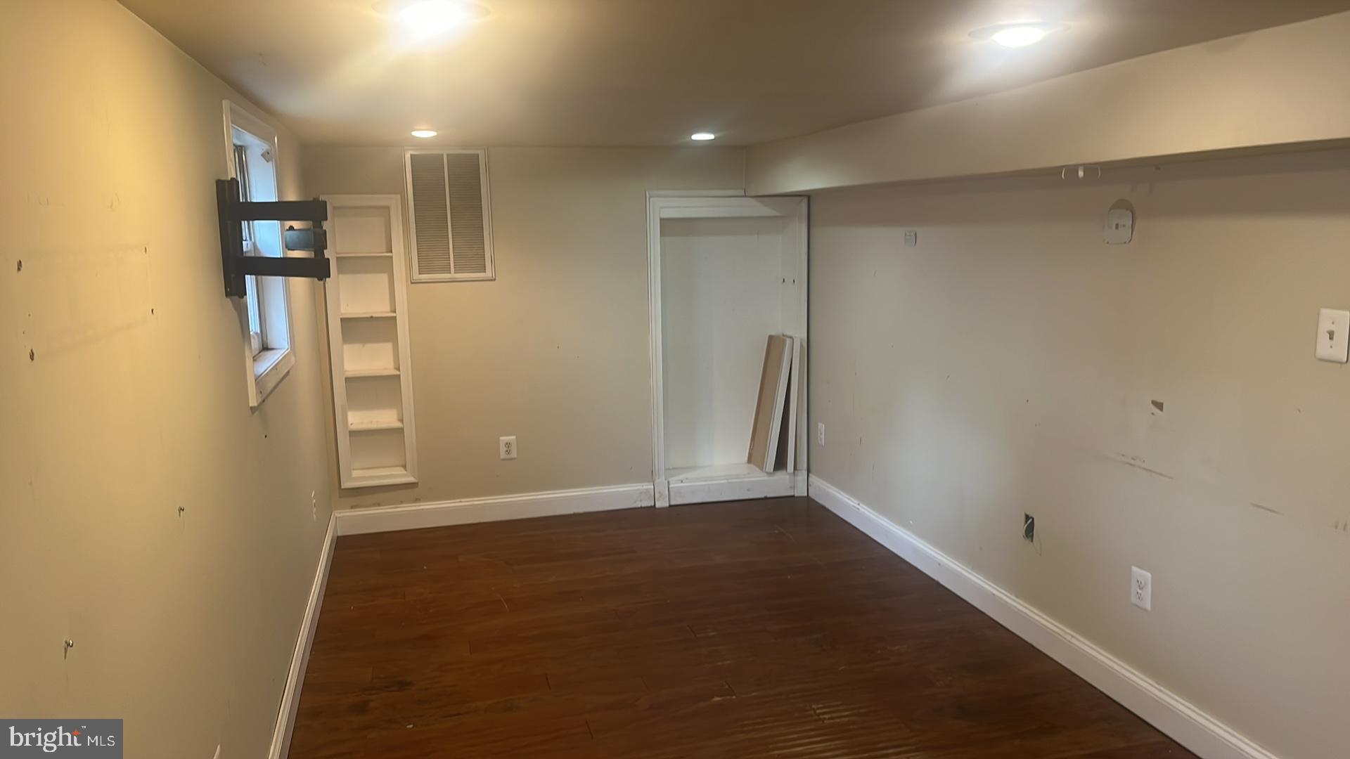 1704 Twickenham Road Pasadena, MD 21122 - Photo 13 of 19 Versatile space ready for your vision.