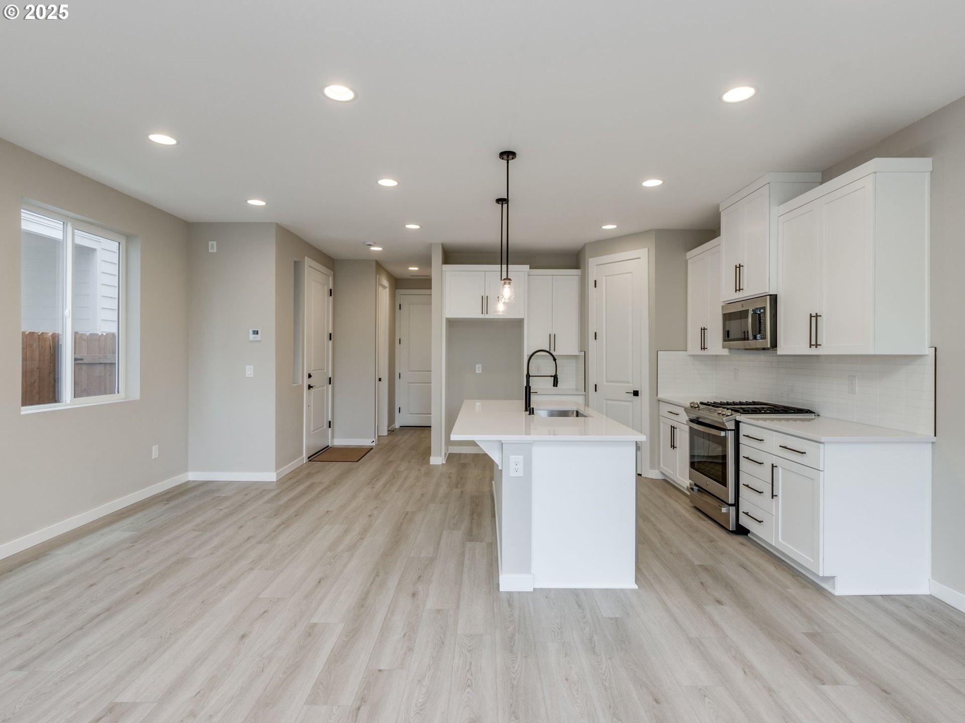 912 Northwest 178th Street Ridgefield, WA 98642 - Photo 3 of 37 Gallery Image 3