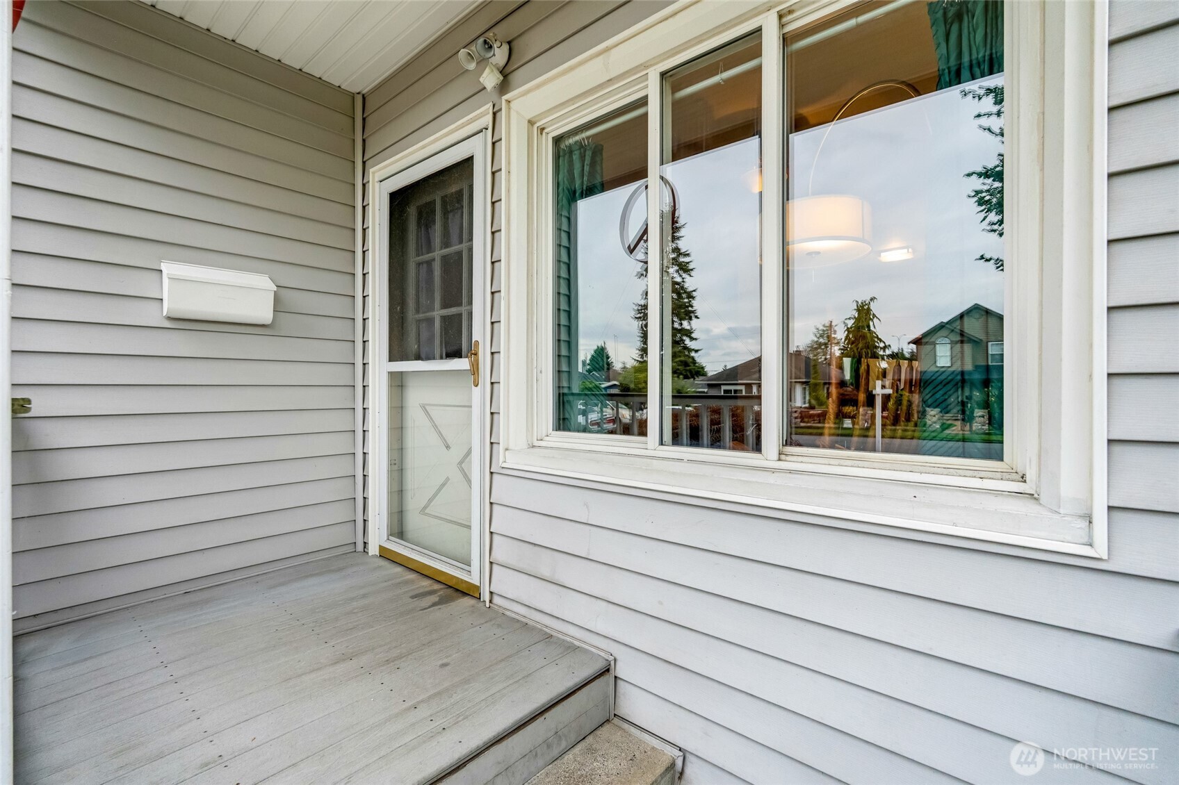 2514 State Street Everett, WA 98201 - Photo 2 of 19 Gallery Image 2