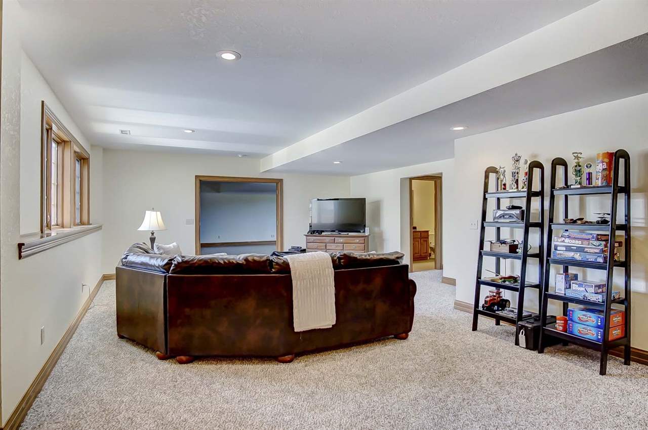 6310 Hollopeter Road Leo, IN 46765 - Photo 27 of 33 Gallery Image 27