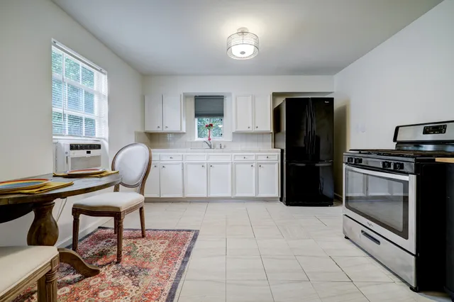 $1,000 | 7837 Dayton Street, Houston, TX 77012