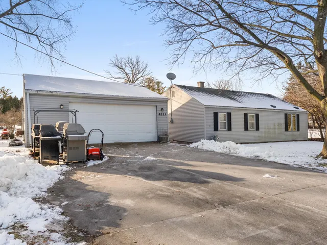 $175,900 | 4213 Menasha Avenue, Manitowoc, WI 54220