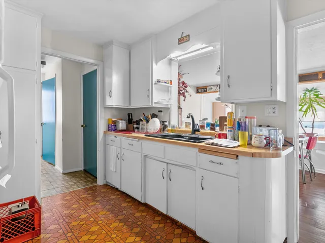 $175,900 | 4213 Menasha Avenue, Manitowoc, WI 54220