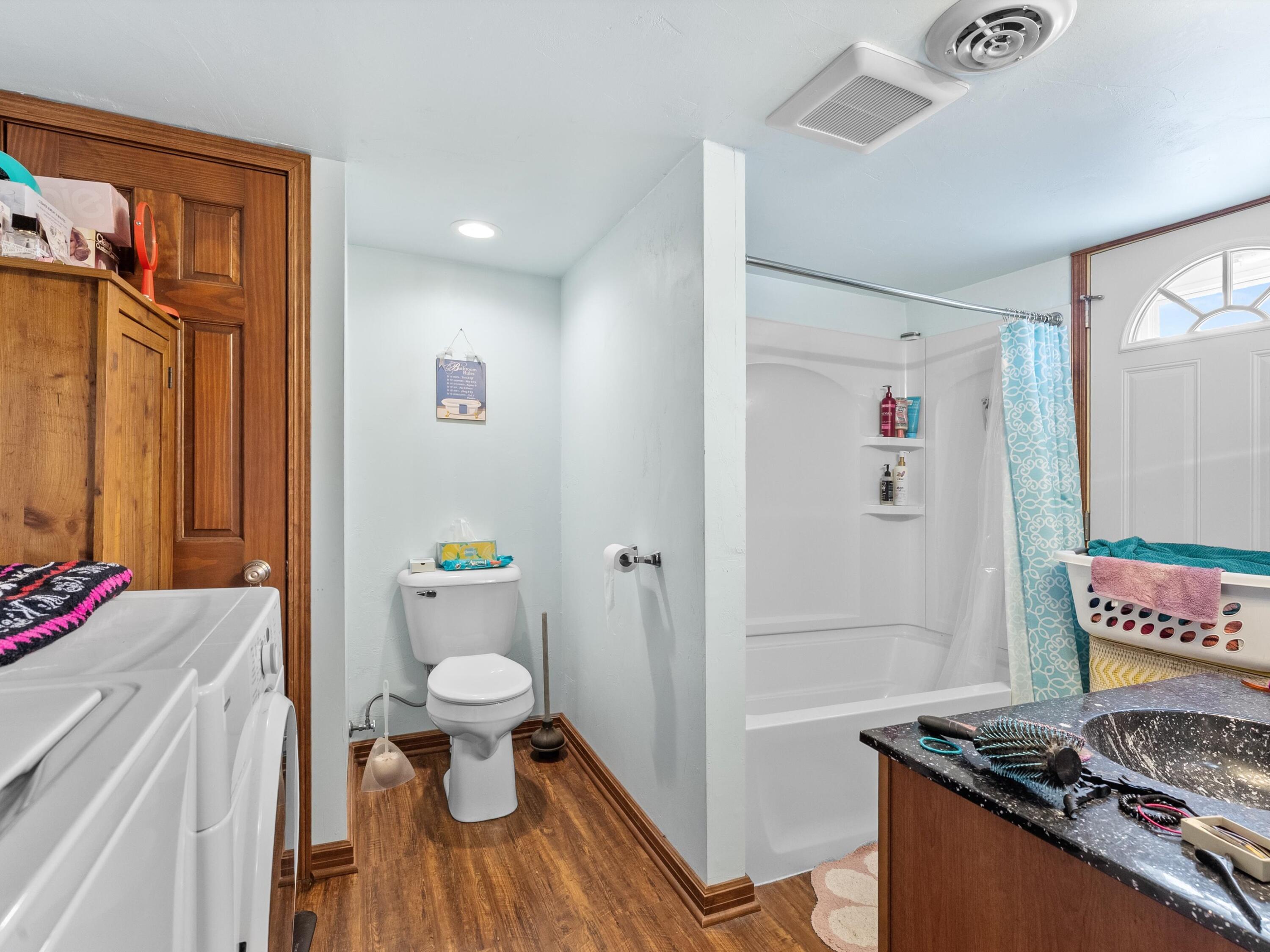 4213 Menasha Avenue Manitowoc, WI 54220 - Photo 18 of 22 Full Bath with Laundry