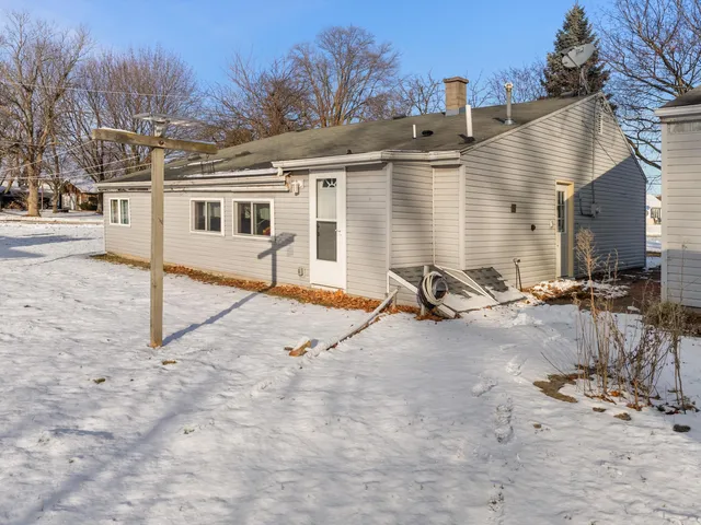 $175,900 | 4213 Menasha Avenue, Manitowoc, WI 54220