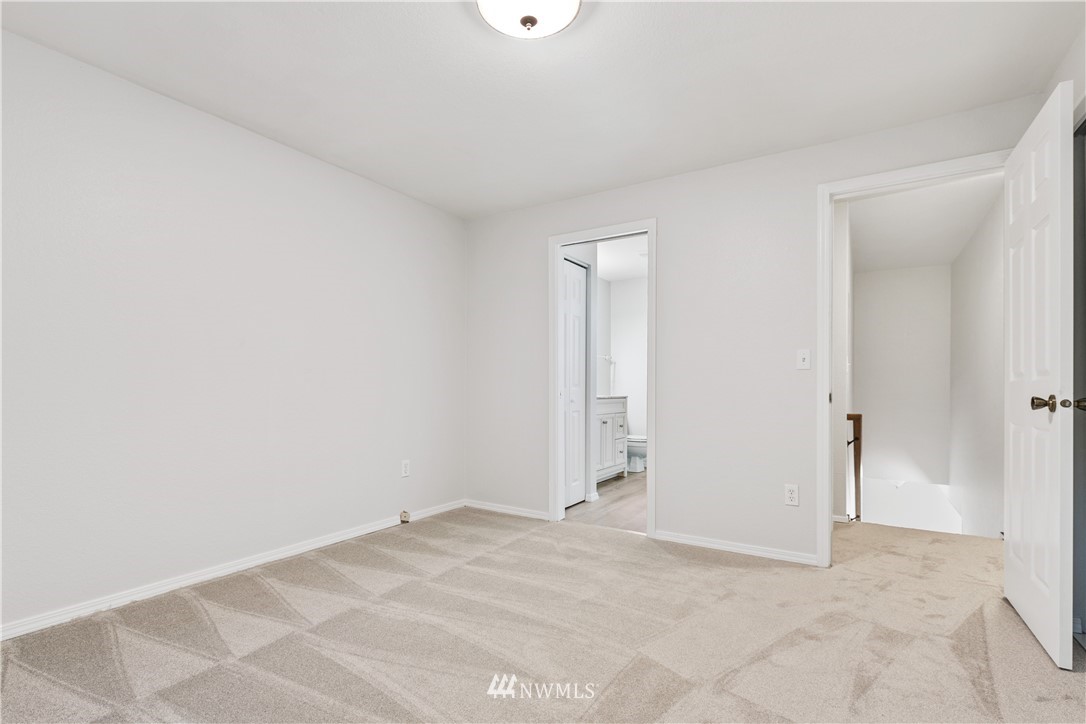 2109 Northeast 23rd Street Renton, WA 98056 - Photo 12 of 24