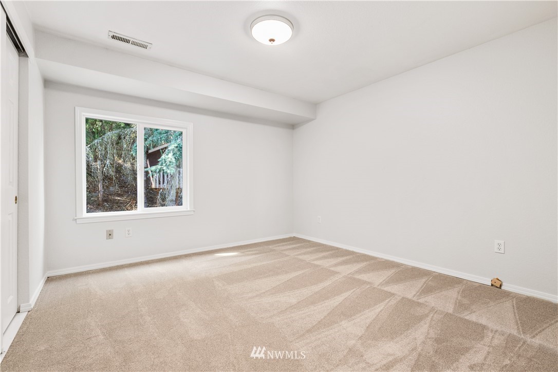 2109 Northeast 23rd Street Renton, WA 98056 - Photo 15 of 24