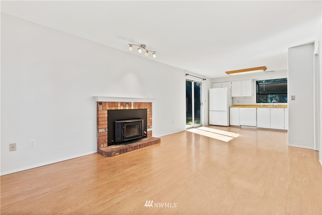2109 Northeast 23rd Street Renton, WA 98056 - Photo 3 of 24