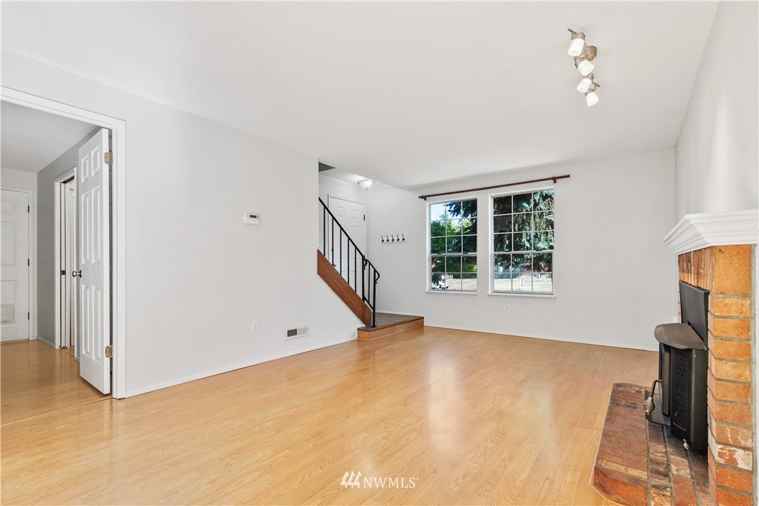 2109 Northeast 23rd Street Renton, WA 98056 - Photo 4 of 24
