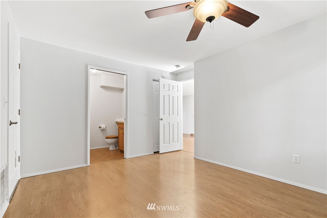 2109 Northeast 23rd Street Renton, WA 98056 - Photo 6 of 24