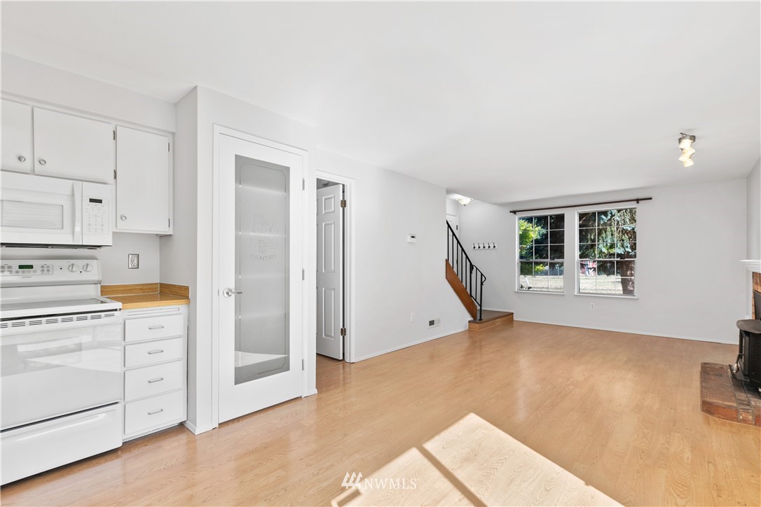 2109 Northeast 23rd Street Renton, WA 98056 - Photo 10 of 24