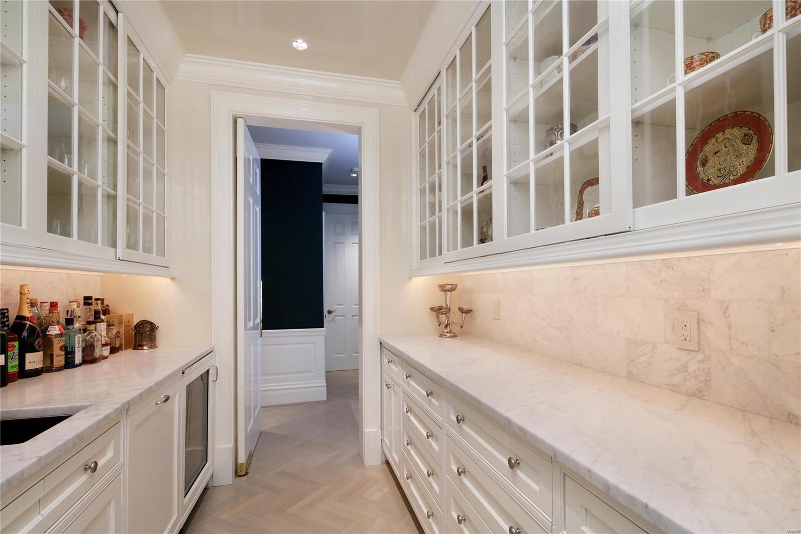 201 South McKnight Road St. Louis, MO 63124 - Photo 19 of 67 Gallery Image 19