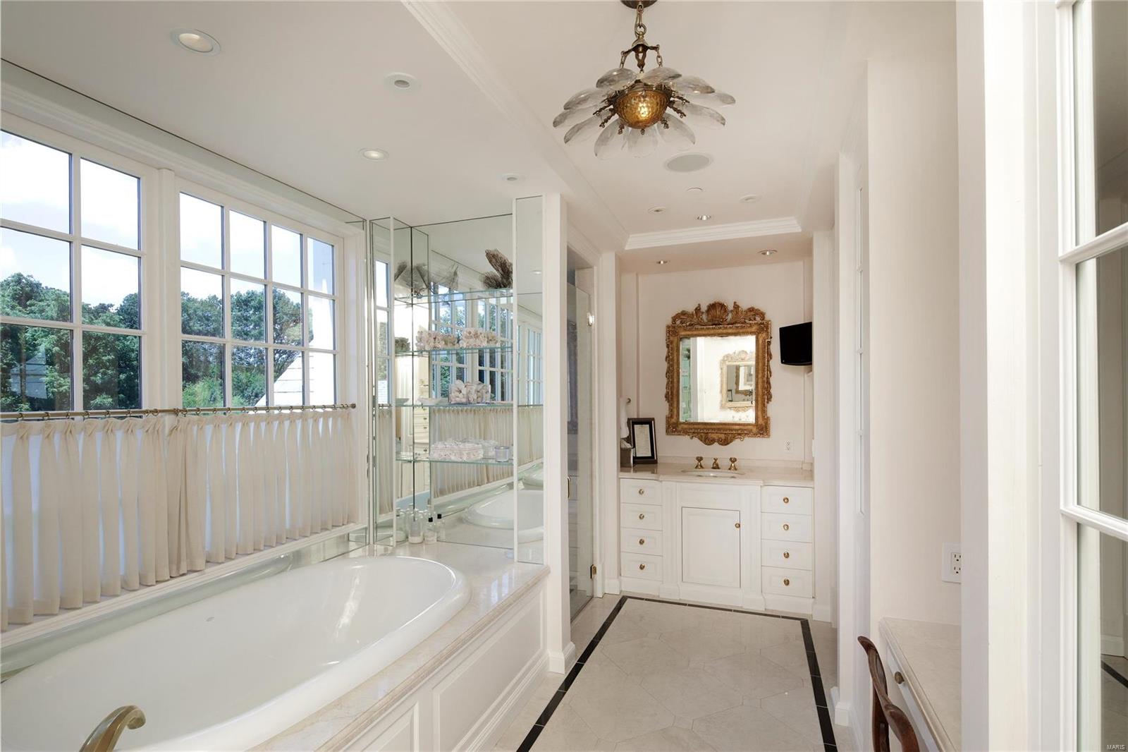 201 South McKnight Road St. Louis, MO 63124 - Photo 30 of 67 Gallery Image 30