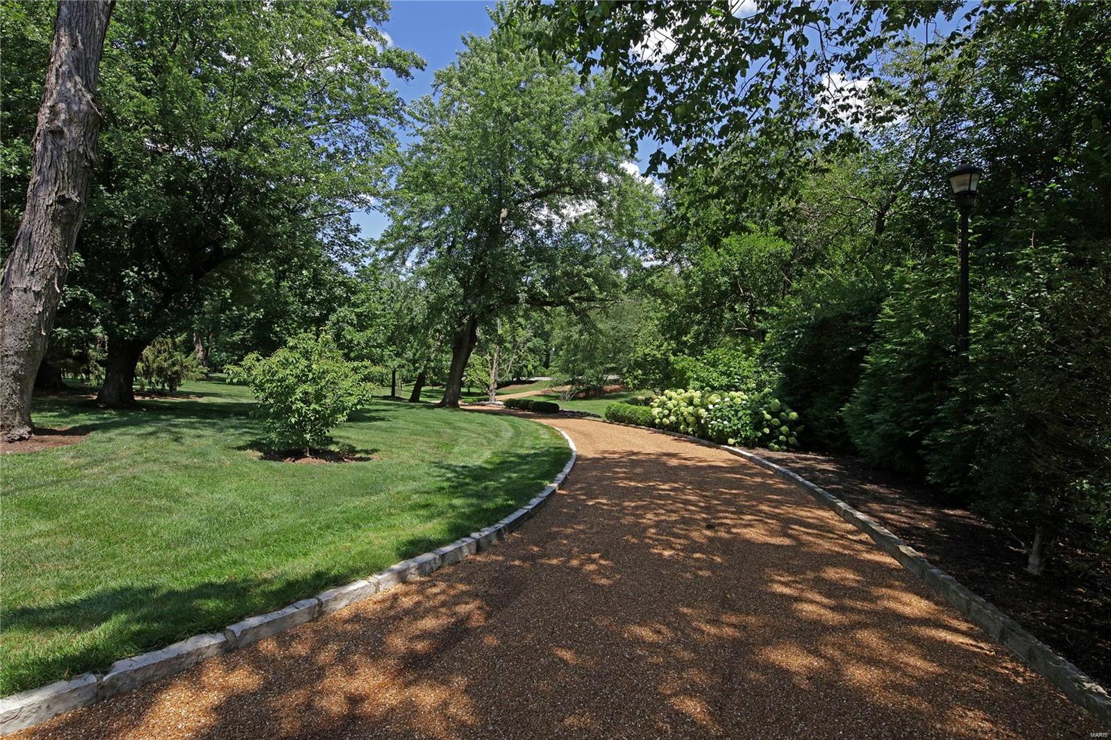 201 South McKnight Road St. Louis, MO 63124 - Photo 55 of 67 Gallery Image 55