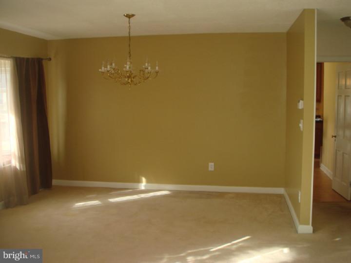 2524 Yardville Hamilton Square Road Hamilton, NJ 08690 - Photo 12 of 24 Gallery Image 12