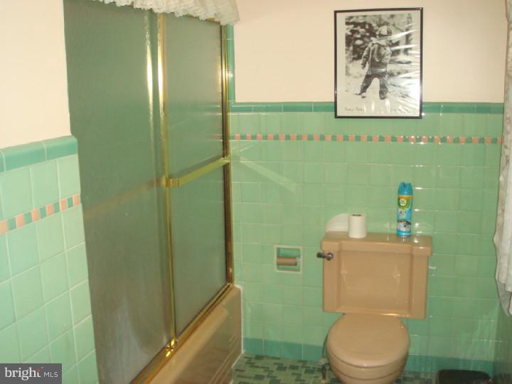 2524 Yardville Hamilton Square Road Hamilton, NJ 08690 - Photo 14 of 24 Gallery Image 14