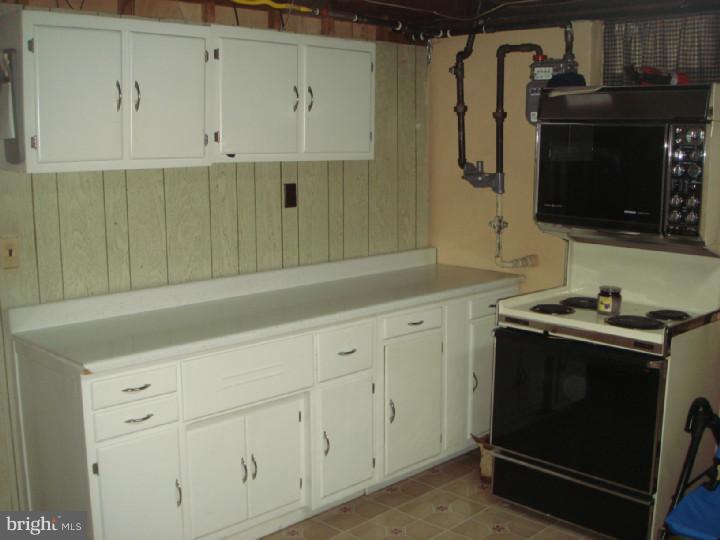 2524 Yardville Hamilton Square Road Hamilton, NJ 08690 - Photo 22 of 24 Gallery Image 22
