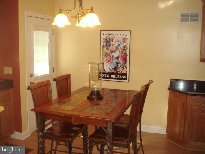 2524 Yardville Hamilton Square Road Hamilton, NJ 08690 - Photo 5 of 24 Gallery Image 5