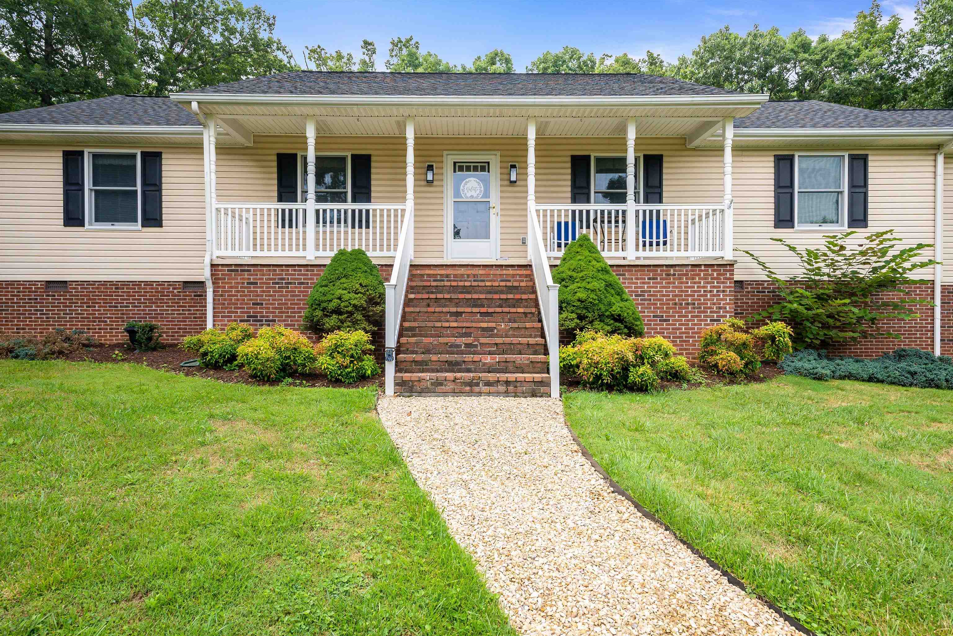 31 Folly Mills Station Road Staunton, VA 24401 - Photo 8 of 48 a front view of a house with garden