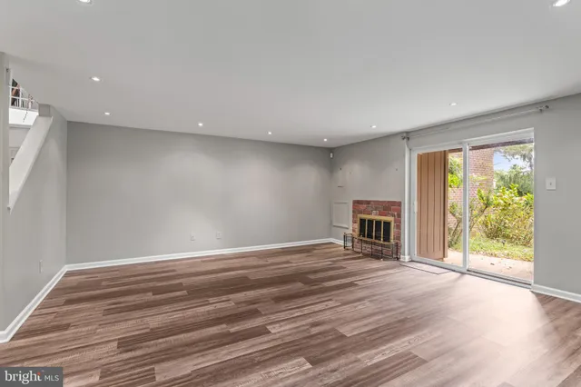 a view of house with outdoor space and porch
