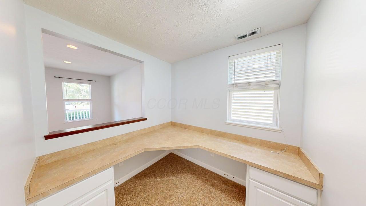 5597 Lantos Road Dublin, OH 43016 - Photo 8 of 32 5597-Lantos-Rd-08072025_061416
