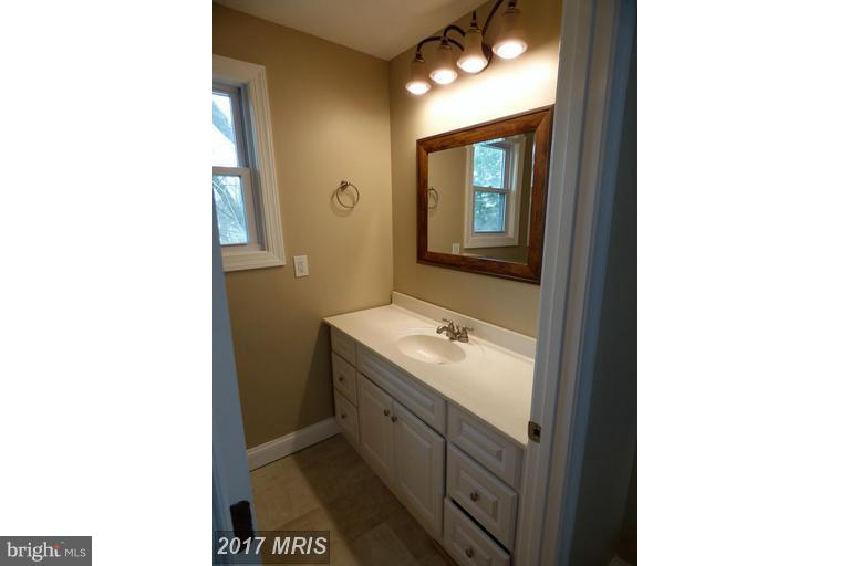 26622 Ridge Road Damascus, MD 20872 - Photo 14 of 28 Kitchen